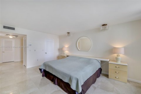 Copropriété à louer à Bal Harbour, Floride: 2 chambres, 128.95 m2 № 1707723 - photo 11