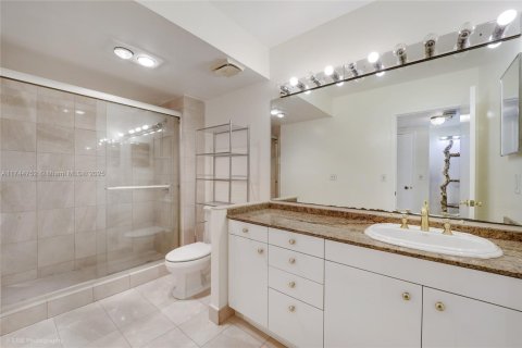 Copropriété à louer à Bal Harbour, Floride: 2 chambres, 128.95 m2 № 1707723 - photo 12