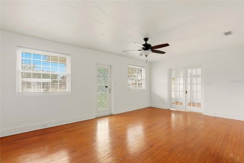 House in Arcadia, Florida 2 bedrooms, 138.61 sq.m. № 2235334 - photo 13
