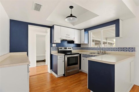 House in Arcadia, Florida 2 bedrooms, 138.61 sq.m. № 2235334 - photo 9