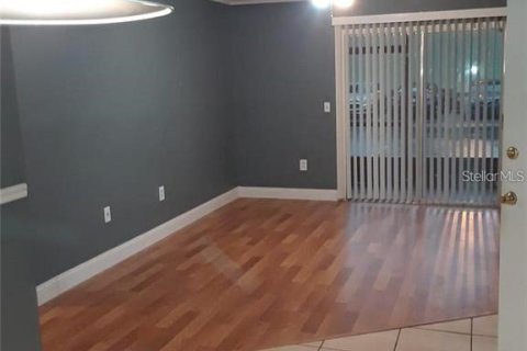 Condo in Altamonte Springs, Florida, 2 bedrooms  № 1912075 - photo 3