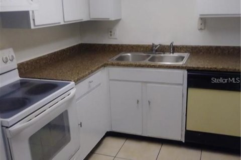 Condo in Altamonte Springs, Florida, 2 bedrooms  № 1912075 - photo 2