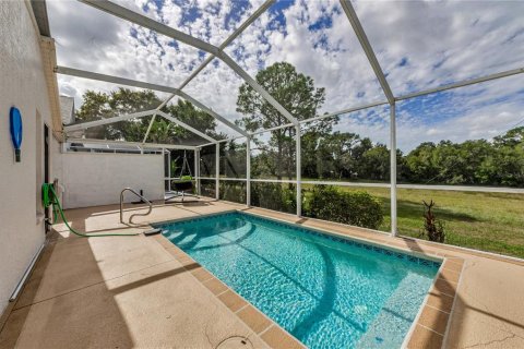 House in Spring Hill, Florida 2 bedrooms, 155.7 sq.m. № 2109974 - photo 2