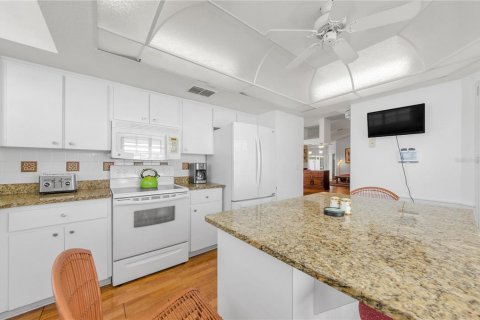 House in Spring Hill, Florida 2 bedrooms, 155.7 sq.m. № 2109974 - photo 19