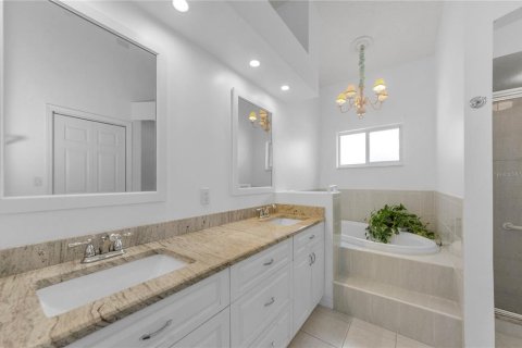 House in Spring Hill, Florida 2 bedrooms, 155.7 sq.m. № 2109974 - photo 24
