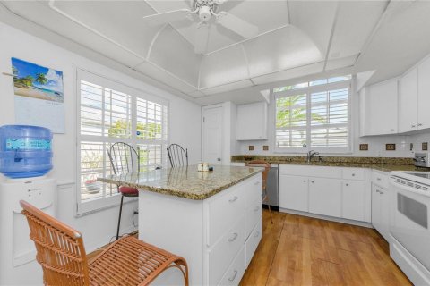 House in Spring Hill, Florida 2 bedrooms, 155.7 sq.m. № 2109974 - photo 5