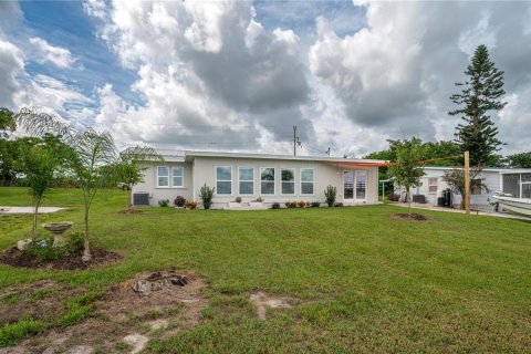 House in Fort Meade, Florida 2 bedrooms, 136.75 sq.m. № 1902067 - photo 8