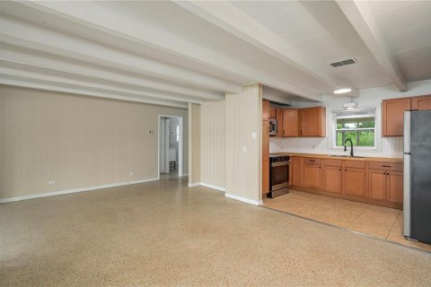 House in Fort Meade, Florida 2 bedrooms, 136.75 sq.m. № 1902067 - photo 12