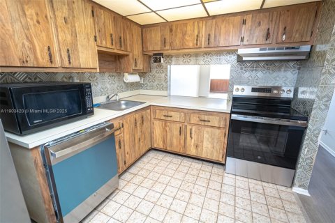 Купить кондоминиум в Норт-Лодердейл, Флорида 1 спальня, 76.46м2, № 1955715 - фото 13