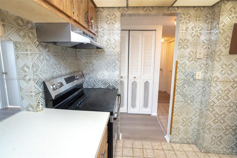 Купить кондоминиум в Норт-Лодердейл, Флорида 1 спальня, 76.46м2, № 1955715 - фото 15