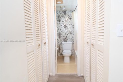 Купить кондоминиум в Норт-Лодердейл, Флорида 1 спальня, 76.46м2, № 1955715 - фото 8