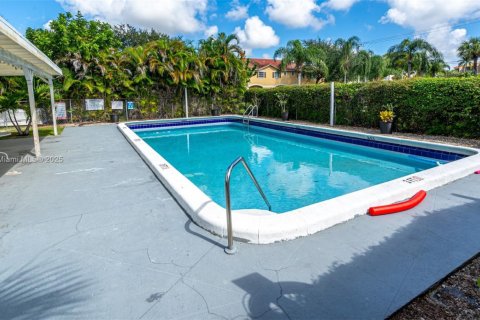 Купить кондоминиум в Норт-Лодердейл, Флорида 1 спальня, 76.46м2, № 1955715 - фото 21