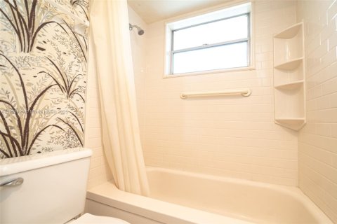 Купить кондоминиум в Норт-Лодердейл, Флорида 1 спальня, 76.46м2, № 1955715 - фото 6