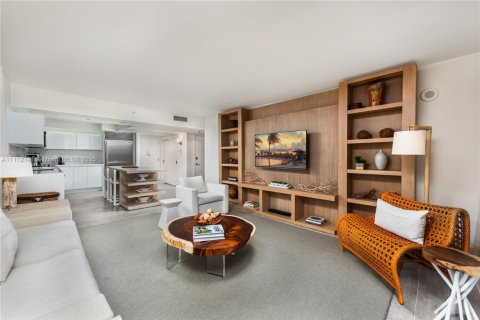 Condominio en alquiler en Miami Beach, Florida, 1 dormitorio, 80.45 m2 № 1957346 - foto 15