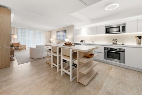 Condominio en alquiler en Miami Beach, Florida, 1 dormitorio, 80.45 m2 № 1957346 - foto 3