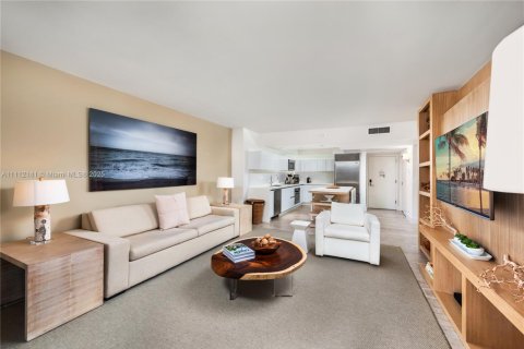 Condominio en alquiler en Miami Beach, Florida, 1 dormitorio, 80.45 m2 № 1957346 - foto 16