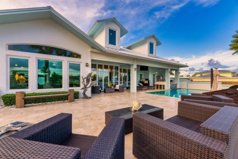 Casa en venta en West Palm Beach, Florida, 3 dormitorios, 235.41 m2 № 2369980 - foto 2