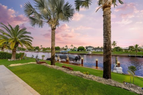 Casa en West Palm Beach, Florida 3 dormitorios, 235.41 m2 № 2369980