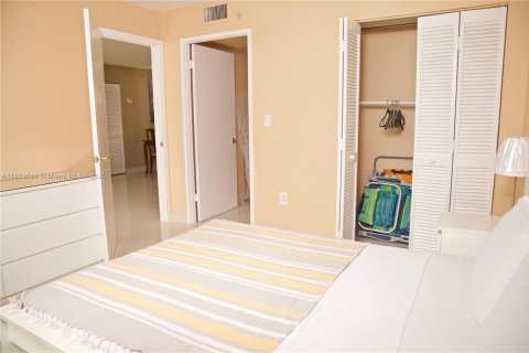 Снять в аренду кондоминиум в Санни-Айлс-Бич, Флорида 2 спальни, 114.46м2, № 2022546 - фото 4