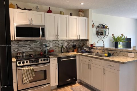 Touwnhouse à louer à Miramar, Floride: 3 chambres, 117.99 m2 № 2059142 - photo 9