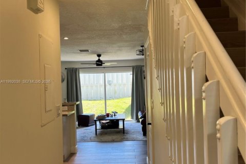 Touwnhouse à louer à Miramar, Floride: 3 chambres, 117.99 m2 № 2059142 - photo 11