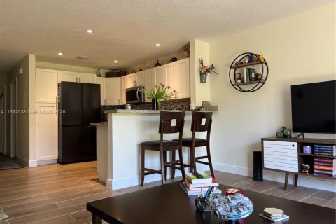 Touwnhouse à louer à Miramar, Floride: 3 chambres, 117.99 m2 № 2059142 - photo 6