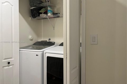 Touwnhouse à louer à Miramar, Floride: 3 chambres, 117.99 m2 № 2059142 - photo 22