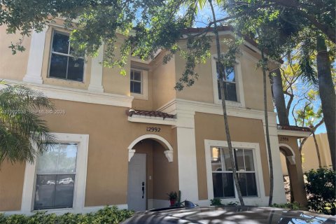 Touwnhouse à Miramar, Floride 3 chambres, 117.99 m2 № 2059142