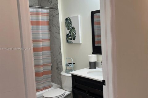 Touwnhouse à louer à Miramar, Floride: 3 chambres, 117.99 m2 № 2059142 - photo 12