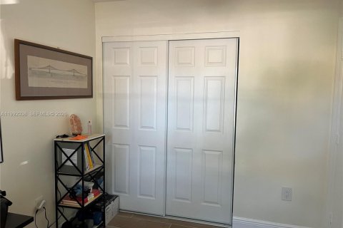 Touwnhouse à louer à Miramar, Floride: 3 chambres, 117.99 m2 № 2059142 - photo 15