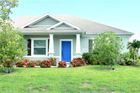 House in Palm Bay, Florida 4 bedrooms, 189.52 sq.m. № 1899963 - photo 1
