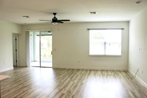House in Palm Bay, Florida 4 bedrooms, 189.52 sq.m. № 1899963 - photo 12