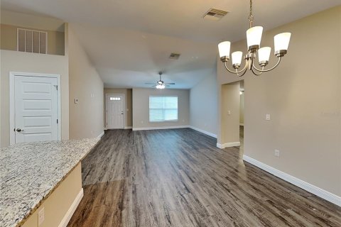 Villa ou maison à louer à Dunnellon, Floride: 3 chambres, 134.99 m2 № 2115105 - photo 5