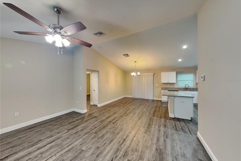 Villa ou maison à louer à Dunnellon, Floride: 3 chambres, 134.99 m2 № 2115105 - photo 3