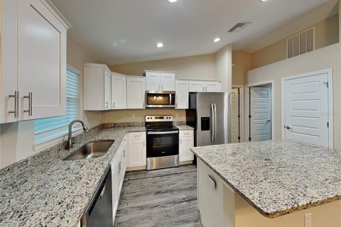 Villa ou maison à louer à Dunnellon, Floride: 3 chambres, 134.99 m2 № 2115105 - photo 4