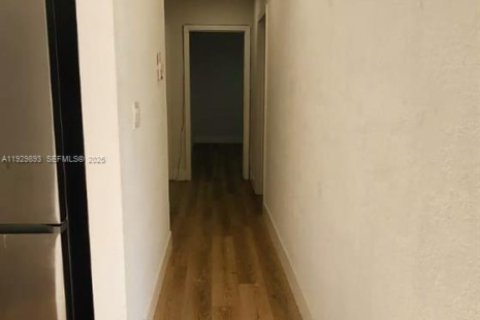 Villa ou maison à louer à Fort Lauderdale, Floride: 3 chambres, 116.22 m2 № 1988847 - photo 3