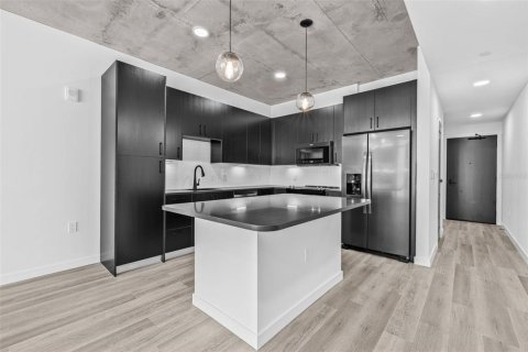 Apartamento en alquiler en Saint Petersburg, Florida, 1 dormitorio, 75.62 m2 № 1762177 - foto 5