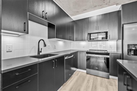Apartamento en alquiler en Saint Petersburg, Florida, 1 dormitorio, 75.62 m2 № 1762177 - foto 4