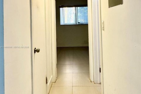 Condominio en alquiler en Dania Beach, Florida, 1 dormitorio, 55.74 m2 № 2026384 - foto 11