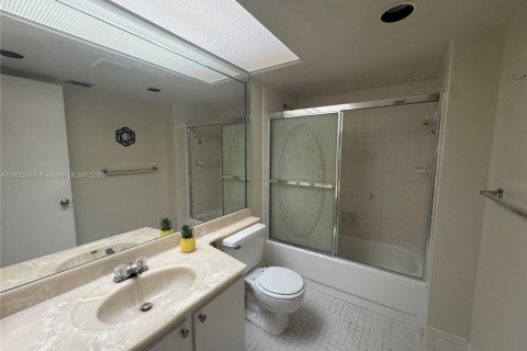 Купить кондоминиум в Пемброк-Пайнс, Флорида 1 спальня, 97.08м2, № 1978889 - фото 11