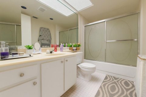 Купить кондоминиум в Пемброк-Пайнс, Флорида 1 спальня, 97.08м2, № 1978889 - фото 10