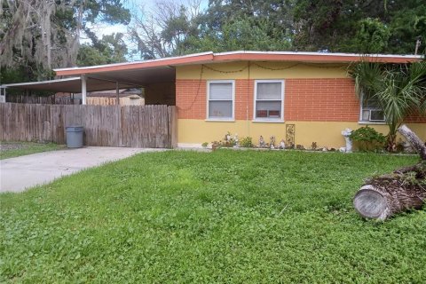 House in New Port Richey, Florida 2 bedrooms, 57.97 sq.m. № 2313304