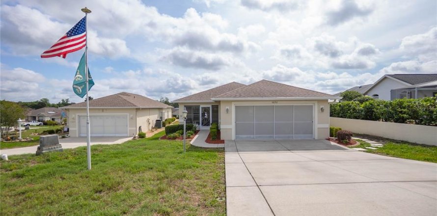 House in Hernando, Florida 2 bedrooms, 169.18 sq.m. № 1746323