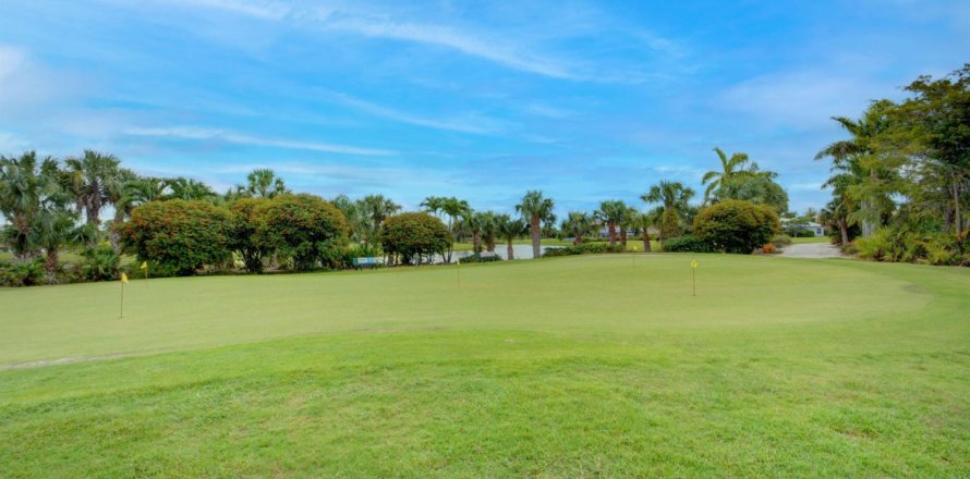 House in Royal Palm Beach, Florida 4 bedrooms, 219.34 sq.m. № 1227910