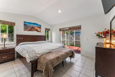 House in Weston, Florida 3 bedrooms, 125.7 sq.m. № 1825520 - photo 11