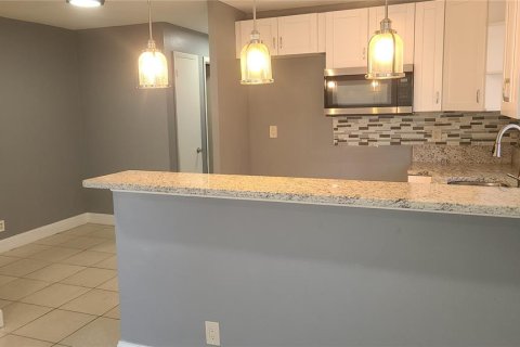 Apartment in Tampa, Florida 1 bedroom, 60.39 sq.m. № 2379743 - photo 5