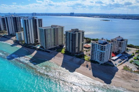 Copropriété à vendre à Riviera Beach, Floride: 2 chambres, 132.29 m2 № 1038034 - photo 1