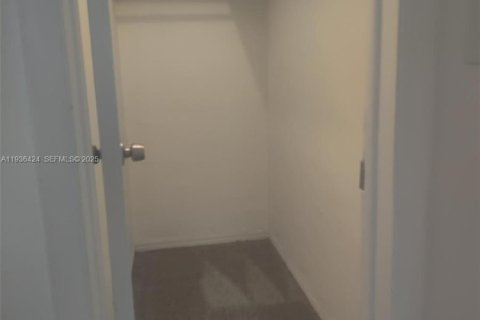 Apartment in Fort Lauderdale, Florida 1 bedroom, 9430.79 sq.m. № 1994387 - photo 3