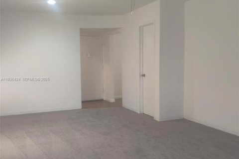 Apartment in Fort Lauderdale, Florida 1 bedroom, 9430.79 sq.m. № 1994387 - photo 2