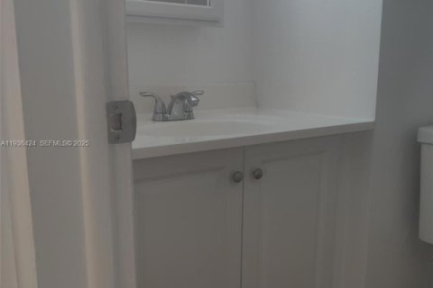 Apartment in Fort Lauderdale, Florida 1 bedroom, 9430.79 sq.m. № 1994387 - photo 9